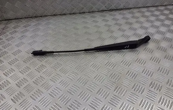 Opel Zafira B Front wiper blade arm 13145563