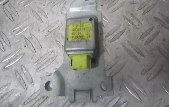 Mazda 626 Airbag deployment crash/impact sensor gg3e57kd0b 0j16a