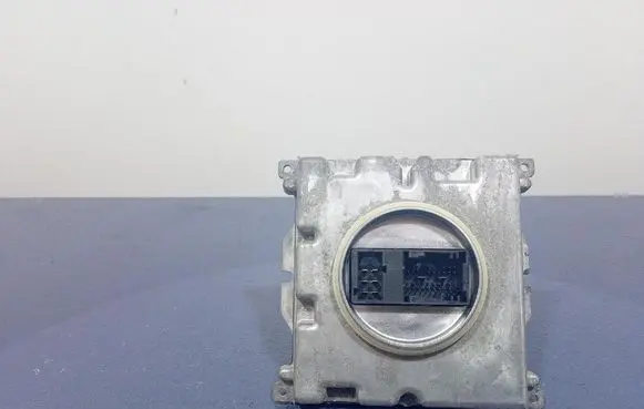 Opel Insignia A Voltage converter/converter module 39102898
