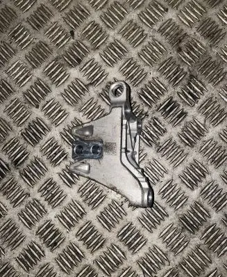 Hyundai Tucson TL Gearbox mounting bracket 2B001H