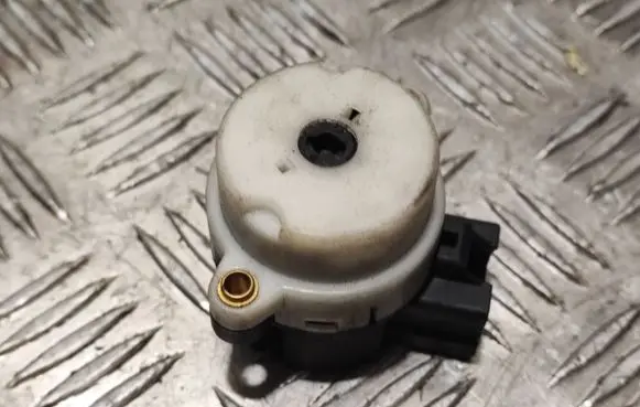 Volvo XC90 Ignition lock contact 30752898