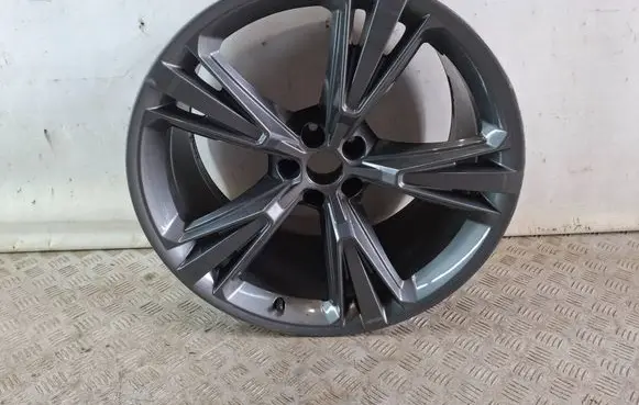 Audi Q8 R21 alloy rim 4M8601025BC