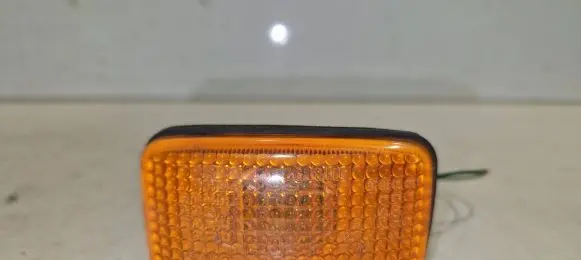 Nissan X-Trail T30 Front fender indicator light 6r019525