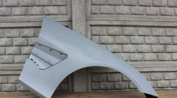Aston Martin Vantage IV Fender SY7Y16005AF 25B5235979