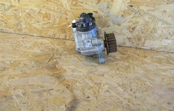 Ford Focus Fuel injection high pressure pump 0445010592