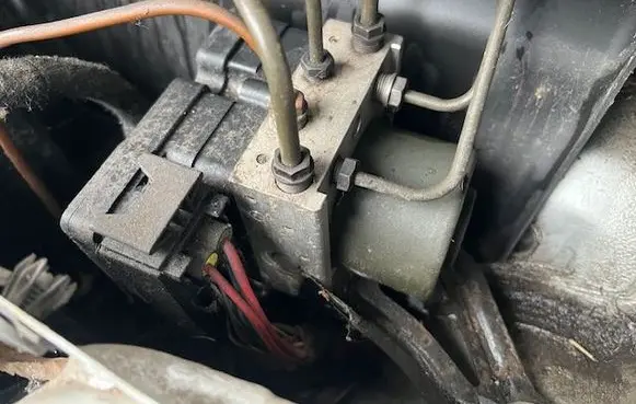 Mini One - Cooper R50 - 53 ABS Pump 6765325