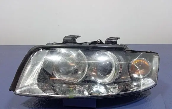 Audi A4 S4 B6 8E 8H Headlight/headlamp 20A008