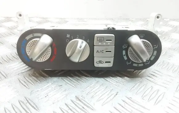 Nissan Almera Tino Climate control unit