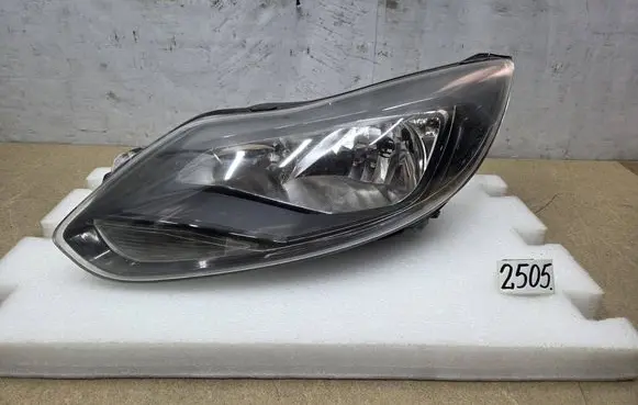 Ford Focus Headlight/headlamp BM5113W030 BM5113D155A