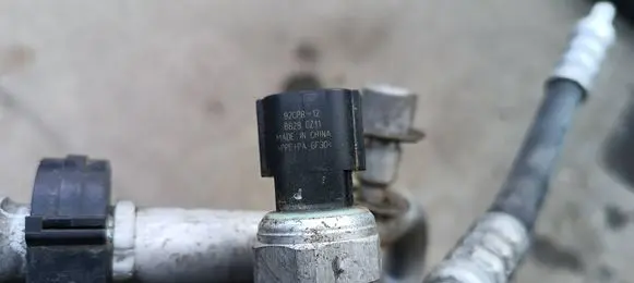 KIA Optima Air conditioning (A/C) pressure sensor 92CP812B629