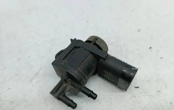 Volkswagen Touareg I Turbo solenoid valve 1J0906283C