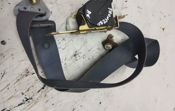 Opel Frontera A Front seatbelt 