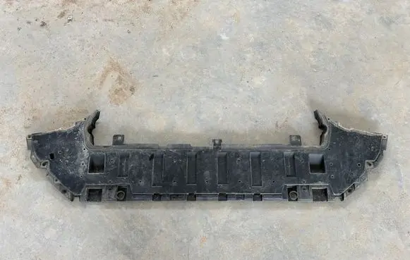 Volvo XC90 Front bumper skid plate/under tray 31404141