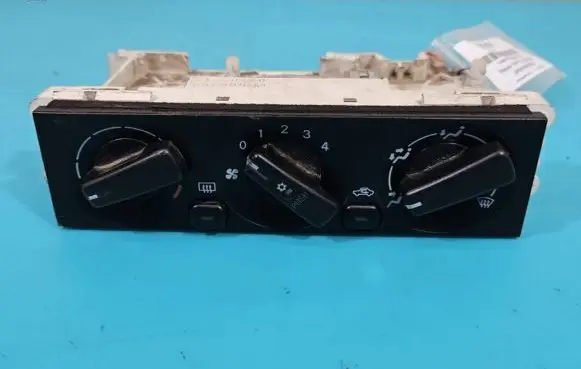 Mitsubishi Pajero Pinin Climate control/heater control trim E32PB393 IMPRK1385001