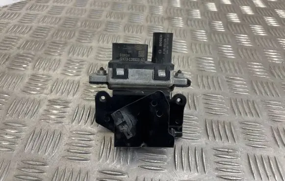Land Rover Discovery Sport Glow plug pre-heat relay GX7312B533AD GX7312B533