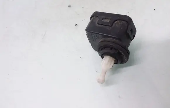 Headlight level adjustment motor