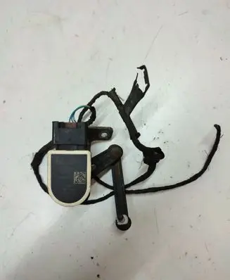Headlight/headlamp level sensor
