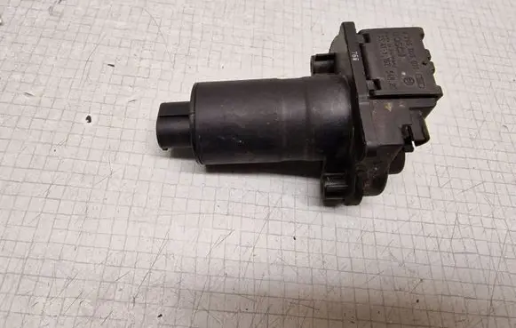 BMW 5 E39 Intake manifold valve actuator/motor 0205005010 354111625482