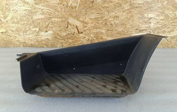 Front sill trim cover