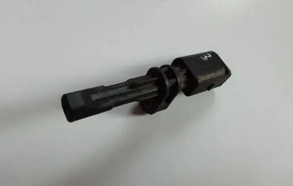 Volkswagen Caddy ABS brake wheel speed sensor 10071162303