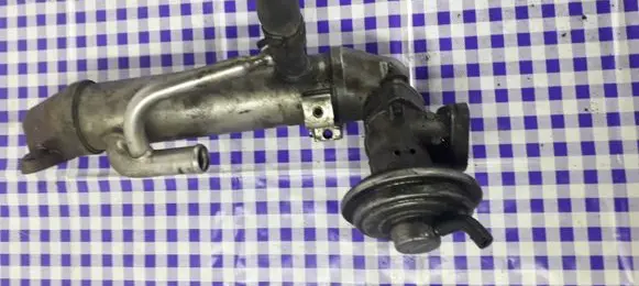 Ford Mondeo Mk III EGR valve 1S7Q9D475AE