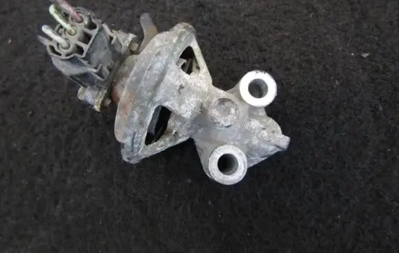 Mazda 323 EGR valve k5t710