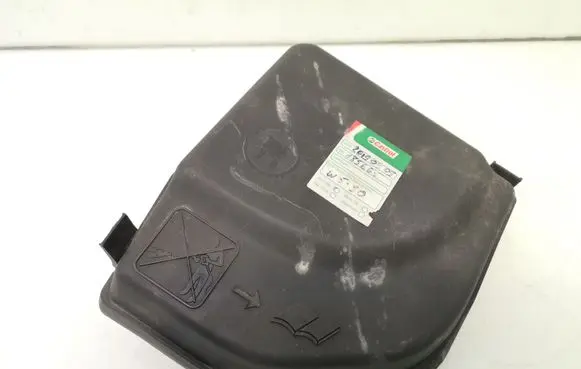 Peugeot 307 Fuse box cover 9653315180