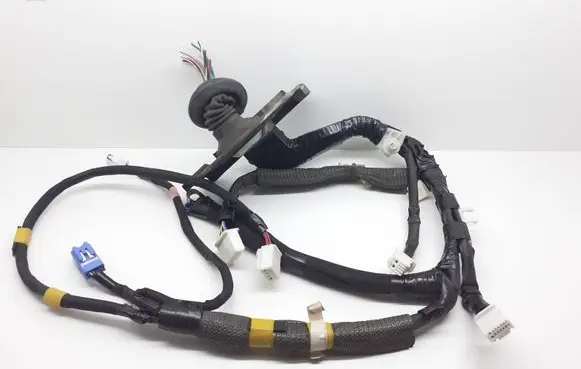 Lexus CT 200H Front door wiring loom