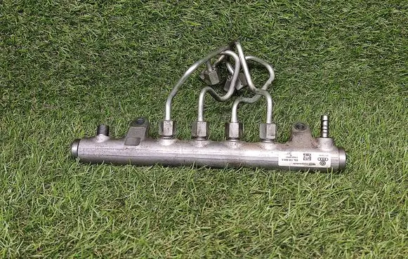 Audi A5 Sportback 8TA Fuel main line pipe 03L130089A 2200000751