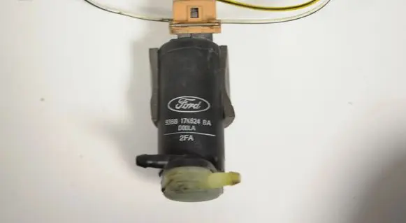 Mercedes-Benz C W205 Windscreen/windshield washer pump 93BB17K624BA