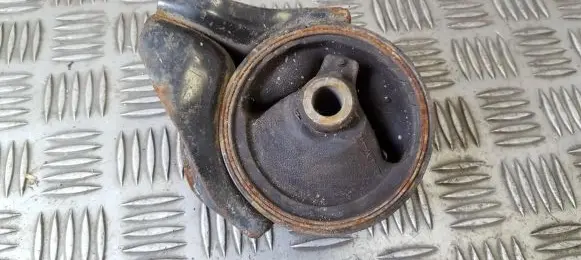 Honda Civic Engine mount bracket