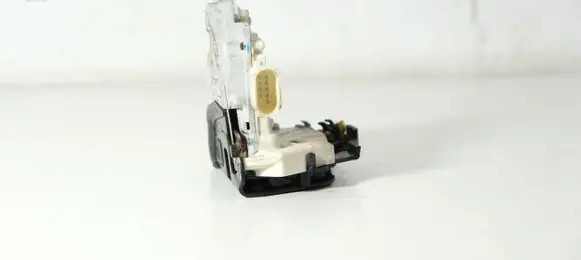 Audi A4 S4 B7 8E 8H Front door lock 8E1837015AA