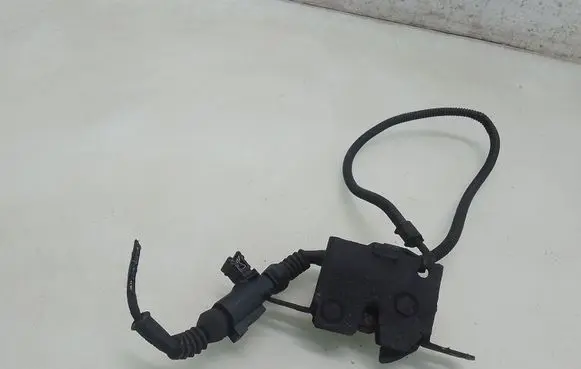 Engine bonnet/hood lock/catch