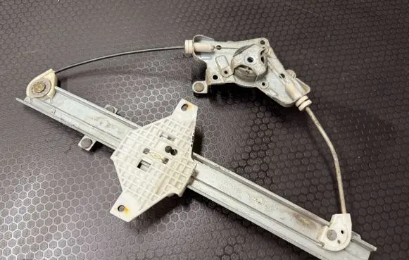 Hyundai Terracan Rear window lifting mechanism without motor