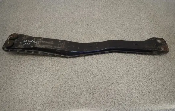 Mitsubishi Space Star Engine mounting bracket