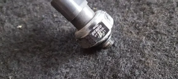 Fuel pressure sensor
