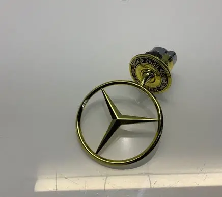 Mercedes-Benz E W211 Manufacturer badge logo/emblem A2108800186 2108800186