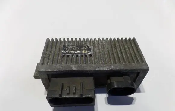 Renault Megane I Glow plug pre-heat relay 7700111525