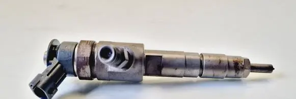 Citroen C4 II Fuel injector 0445110739