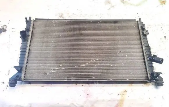 Volvo V50 Coolant radiator 3m5h8005tj