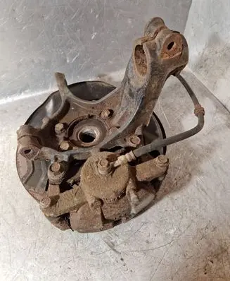 Nissan Qashqai Front wheel hub spindle knuckle