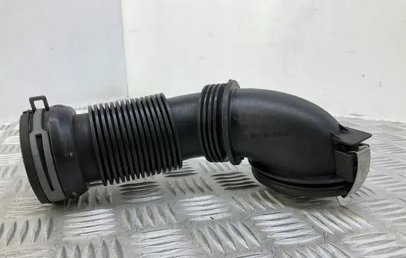 Audi TT TTS Mk2 Turbo air intake inlet pipe/hose 06F129627G