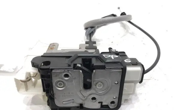 Volvo V40 Front door lock 31301426