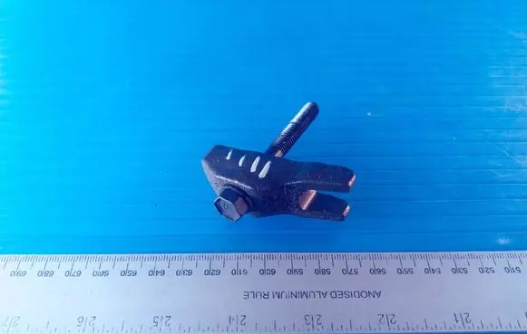 Hyundai i30 Fuel Injector clamp holder