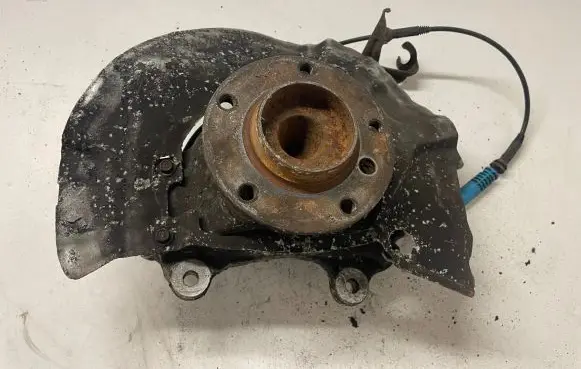 BMW 5 E60 E61 Front wheel hub 6760954