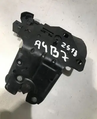 Audi A4 S4 B7 8E 8H Tailgate/trunk/boot lock/catch/latch 8P4827505B