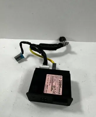 Mazda CX-3 USB socket connector D09H-669U0