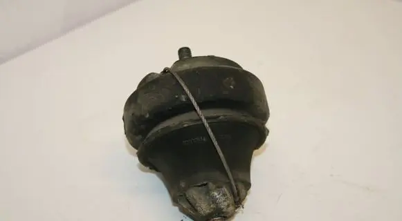 Engine mount bracket