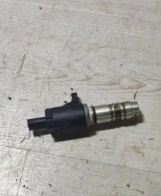 Volkswagen Touran III Camshaft vanos timing valve 304E906455AC 141020002943