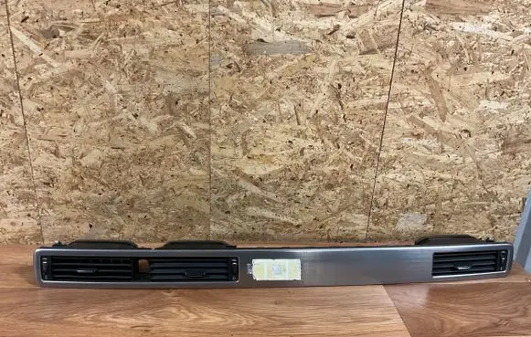 Volvo V70 Dash center air vent grill 30715143 ESW567 20824